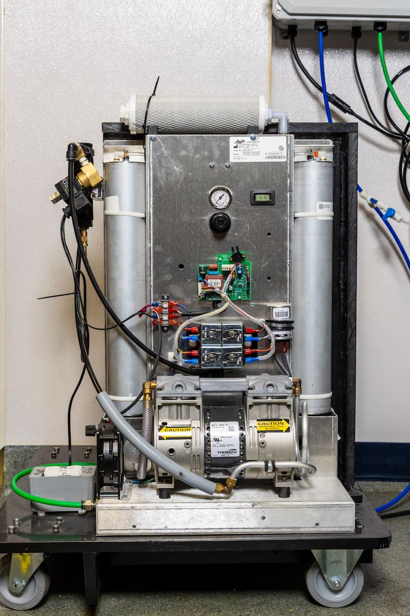 The Aquarium's oxygen concentrator.