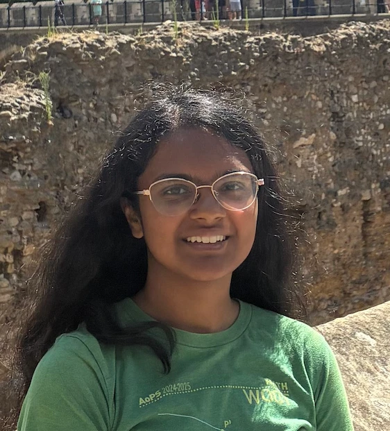 Annapoorani Lingeshwaran smiling for a photo.